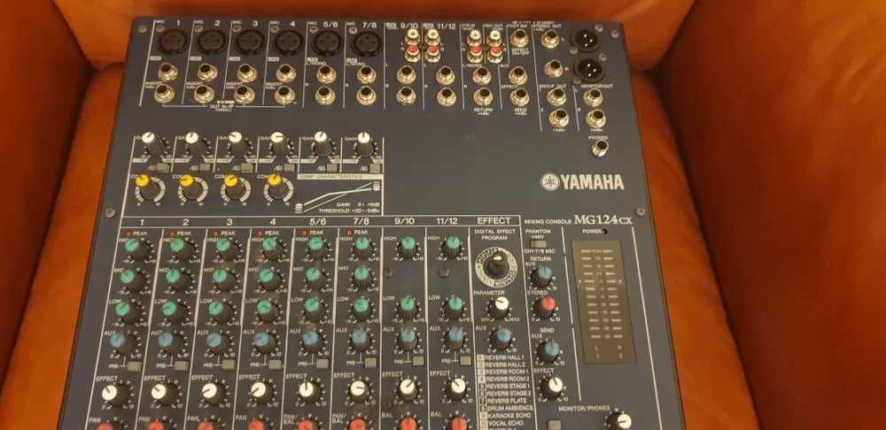 Mixer audio, Yamaha MG 124 CX