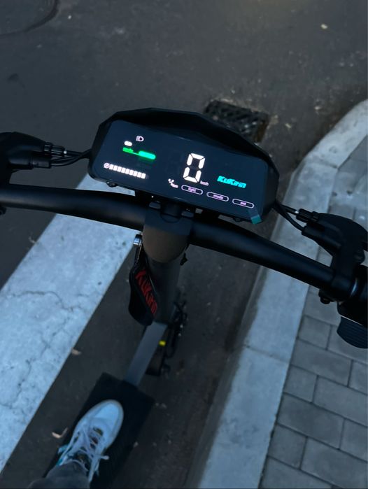 Vând trotinetă electrică KuKirin G2 – 800W, stare foarte bună