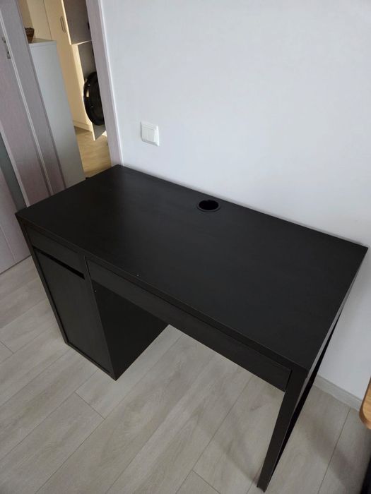 Birou negru Ikea