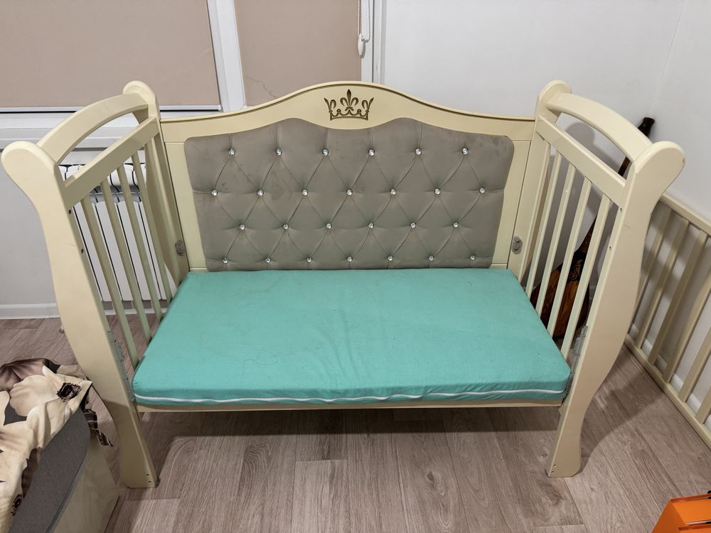Продам детскую кроватку