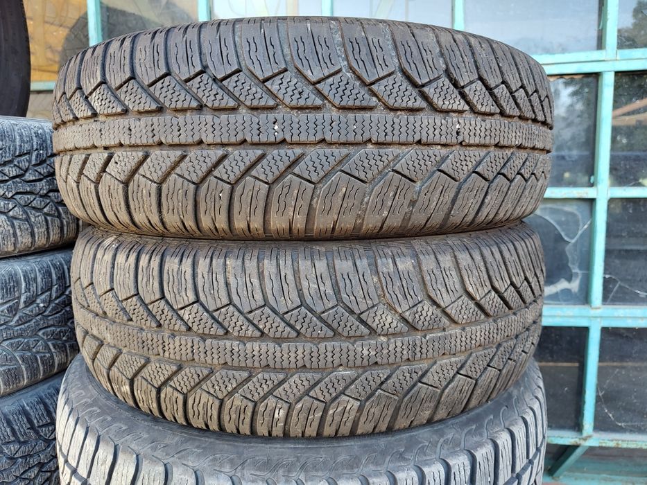 Продавам 2бр. Зимни гуми 185/65/15 Semperit