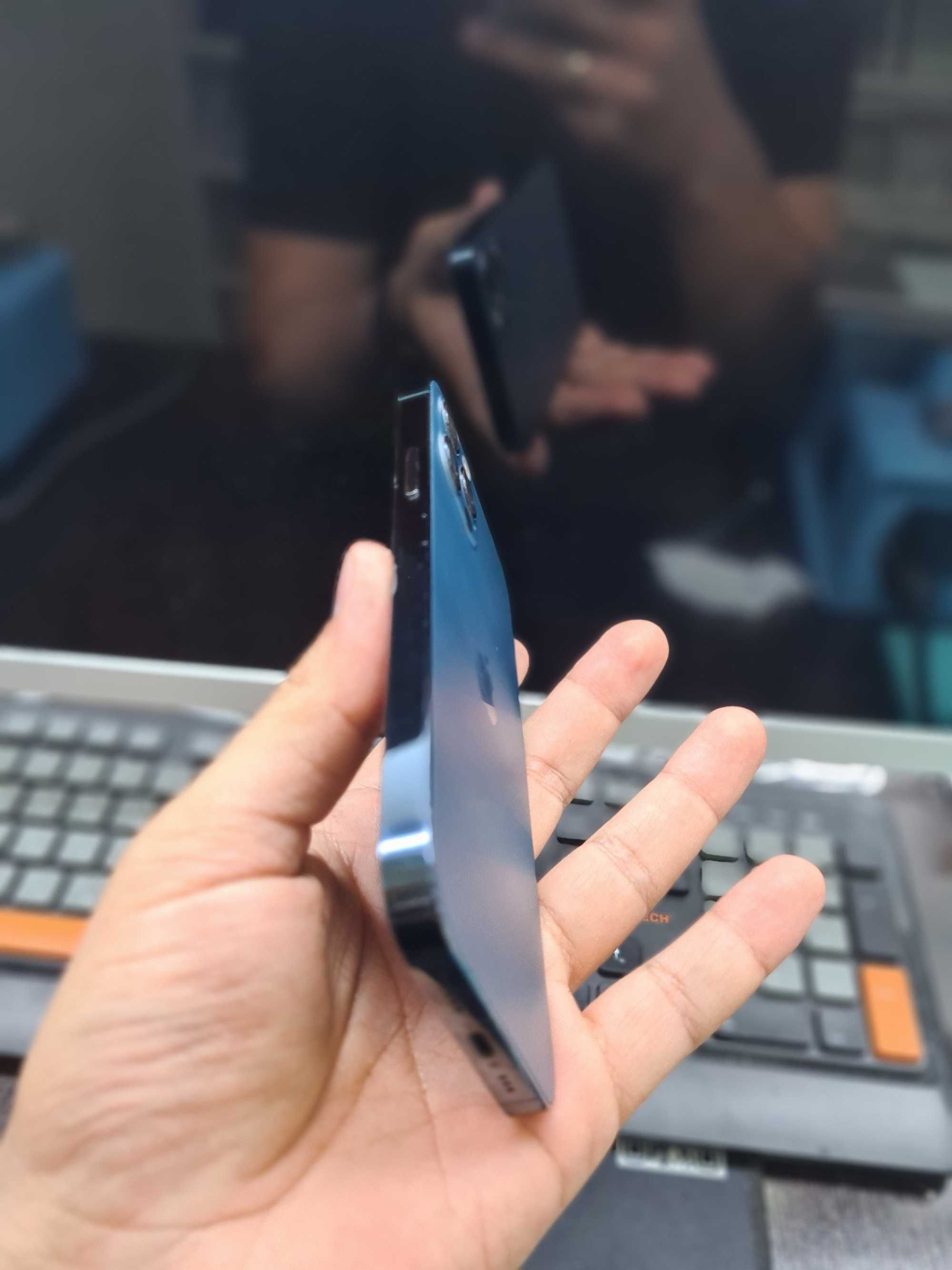 Iphone 12 pro в хорошем состоянии