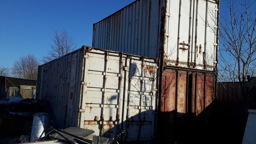 20' Контейнери, 4 броя висока база и един контейнер ниска база