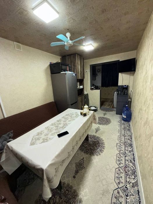 4 xonali kvartira sotiladi