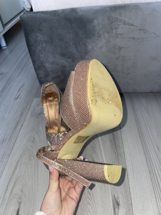 Sandale cu toc roz gold sclipicioase