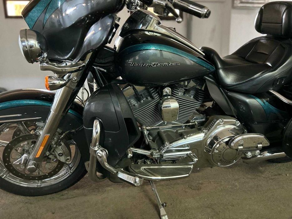 HARLEY DAVIDSON Electra Glide CVO Ultra Limited