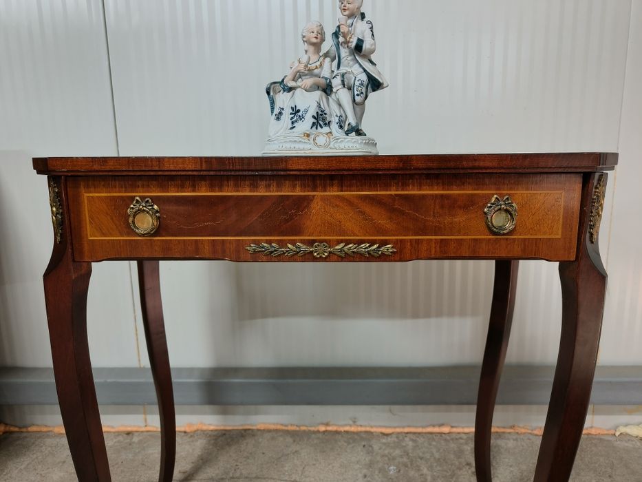 3917 Помощна маса с месингови елементи