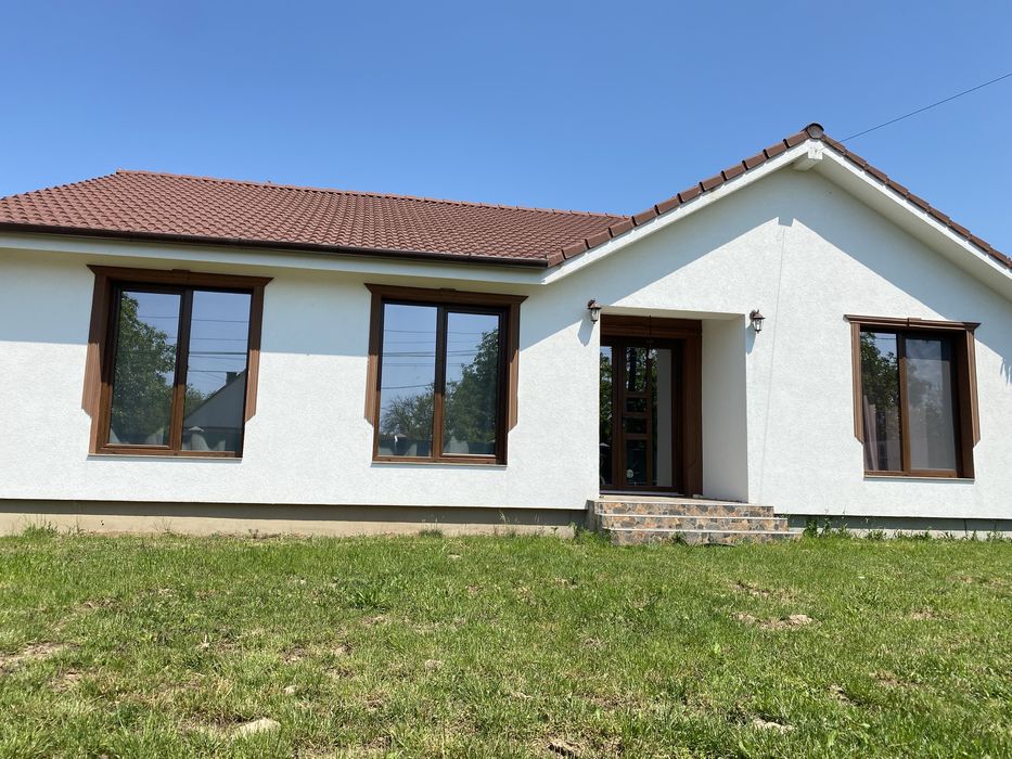 Vând casa nouă în Com. Salard