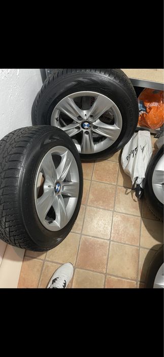 Jante originale Bmw cu anvelope de iarna Nokian