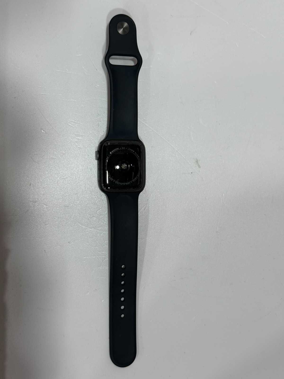 Apple Watch SE (2021) – 44mm / GPS