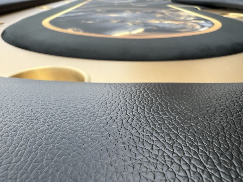 Masa Poker cu racetrack auriu pahare intrare dealer CustomTables.eu