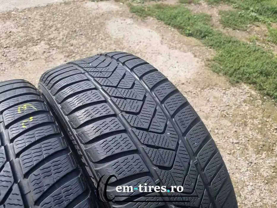 SET 2 Anvelope Iarna 225/45 R18 PIRELLI Sottozero 3 95H - Runflat