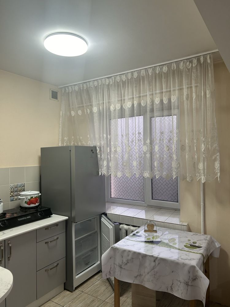 Продам уютную квартиру-студию, на 4/4 этаже, в 1 мкр, кирпичном доме,