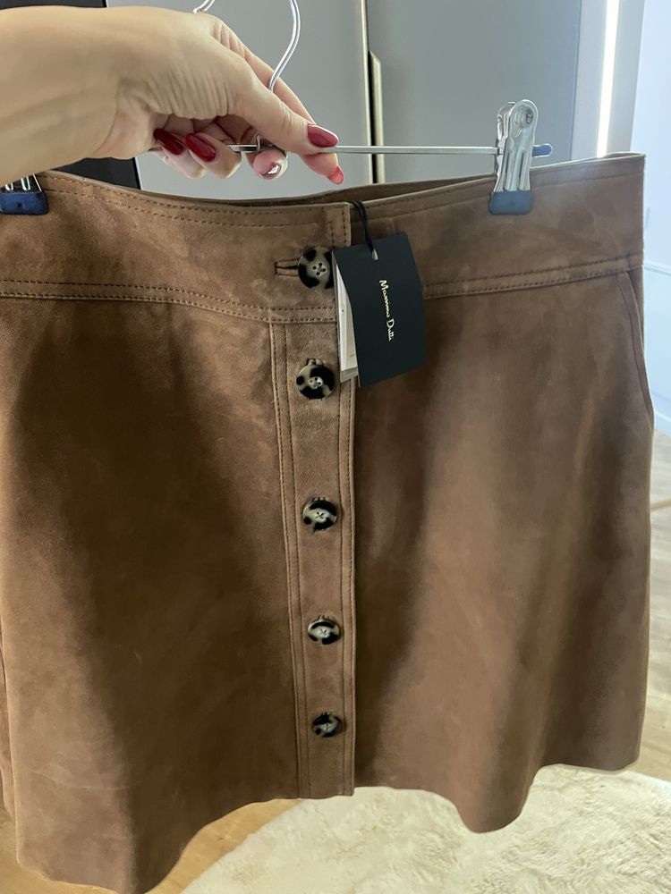 Fusta Massimo Dutti, piele intoarsa, A shape