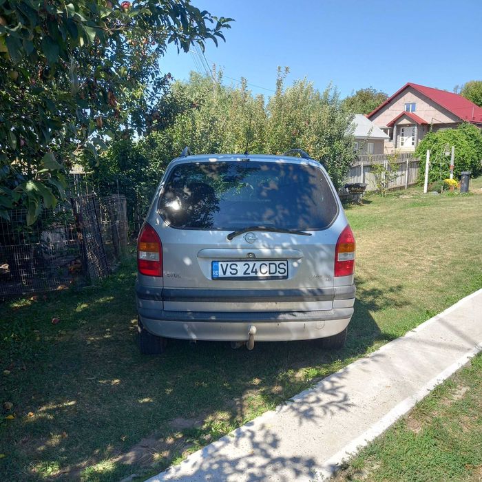Vând Opel Zafira