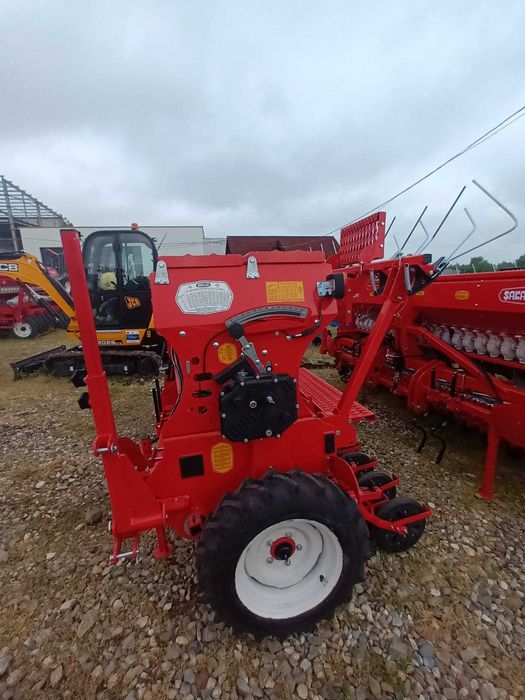 Semanatoare de grau, rapita seminte mici