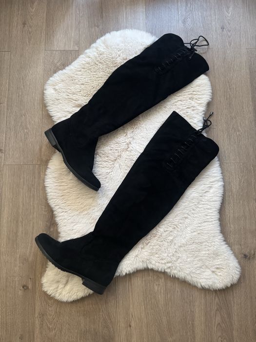 Черни велурени чизми