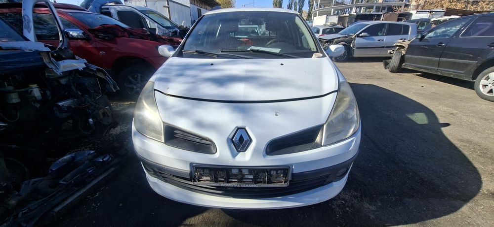 Dezmembrez Renault Clio 3 Automata 1.6 B 2008