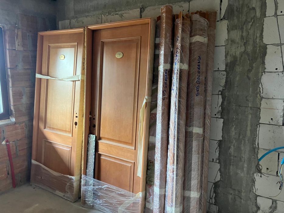 Vand usi de interior