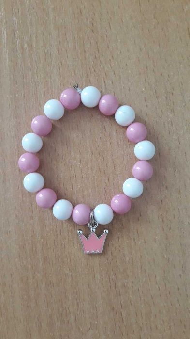 Ръчно изработени гривни