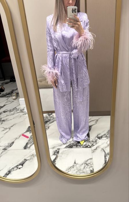 Продам шикарную тройку