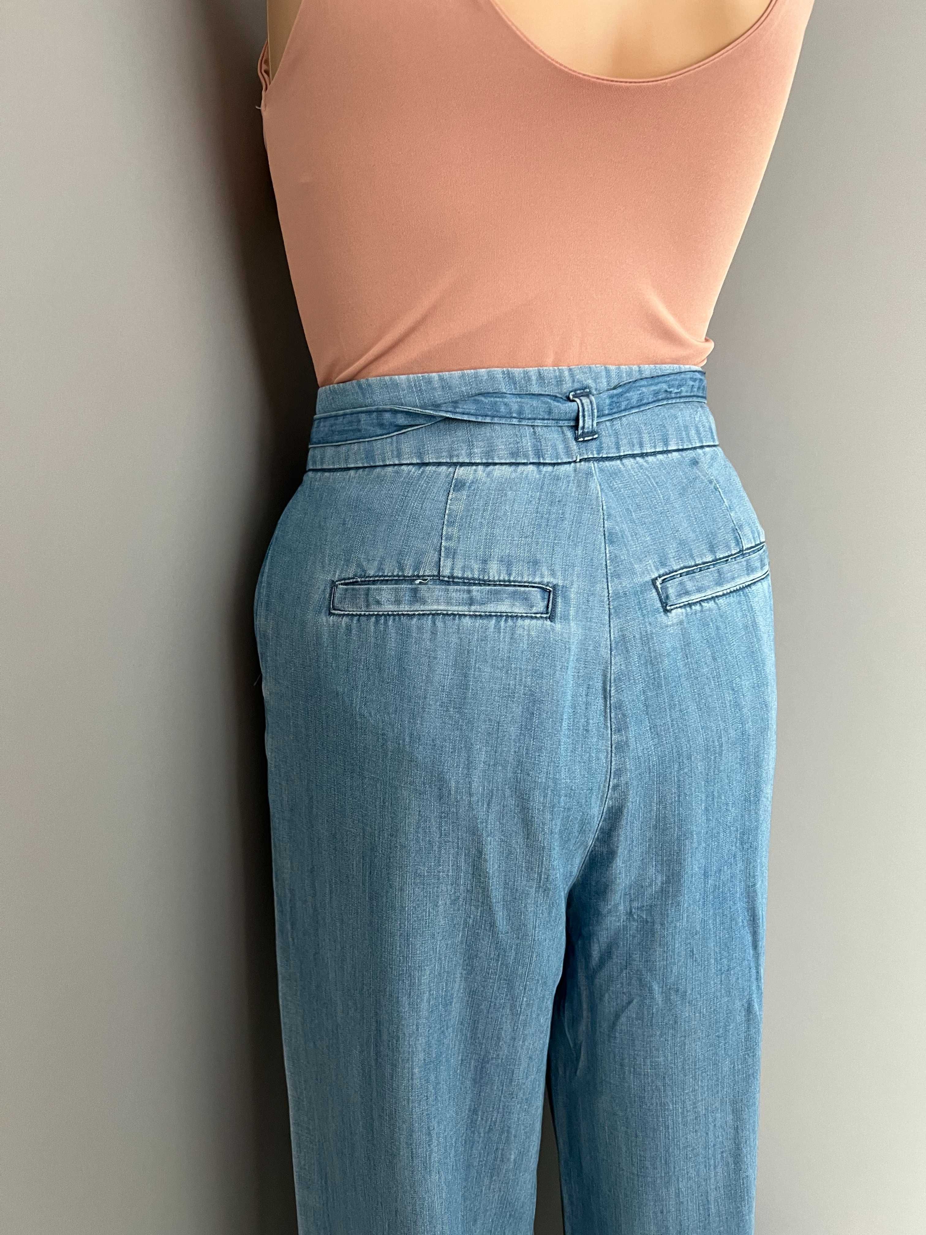 Pantaloni largi Pull&Bear