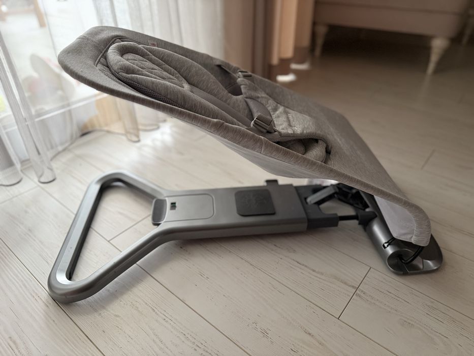 Ergobaby Бебешки шезлонг 3в1 Evolve Light Grey
