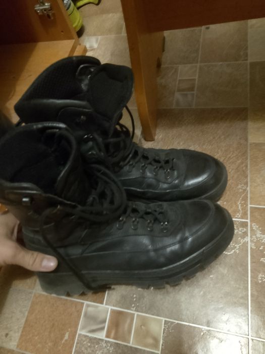 Продам Берцы для