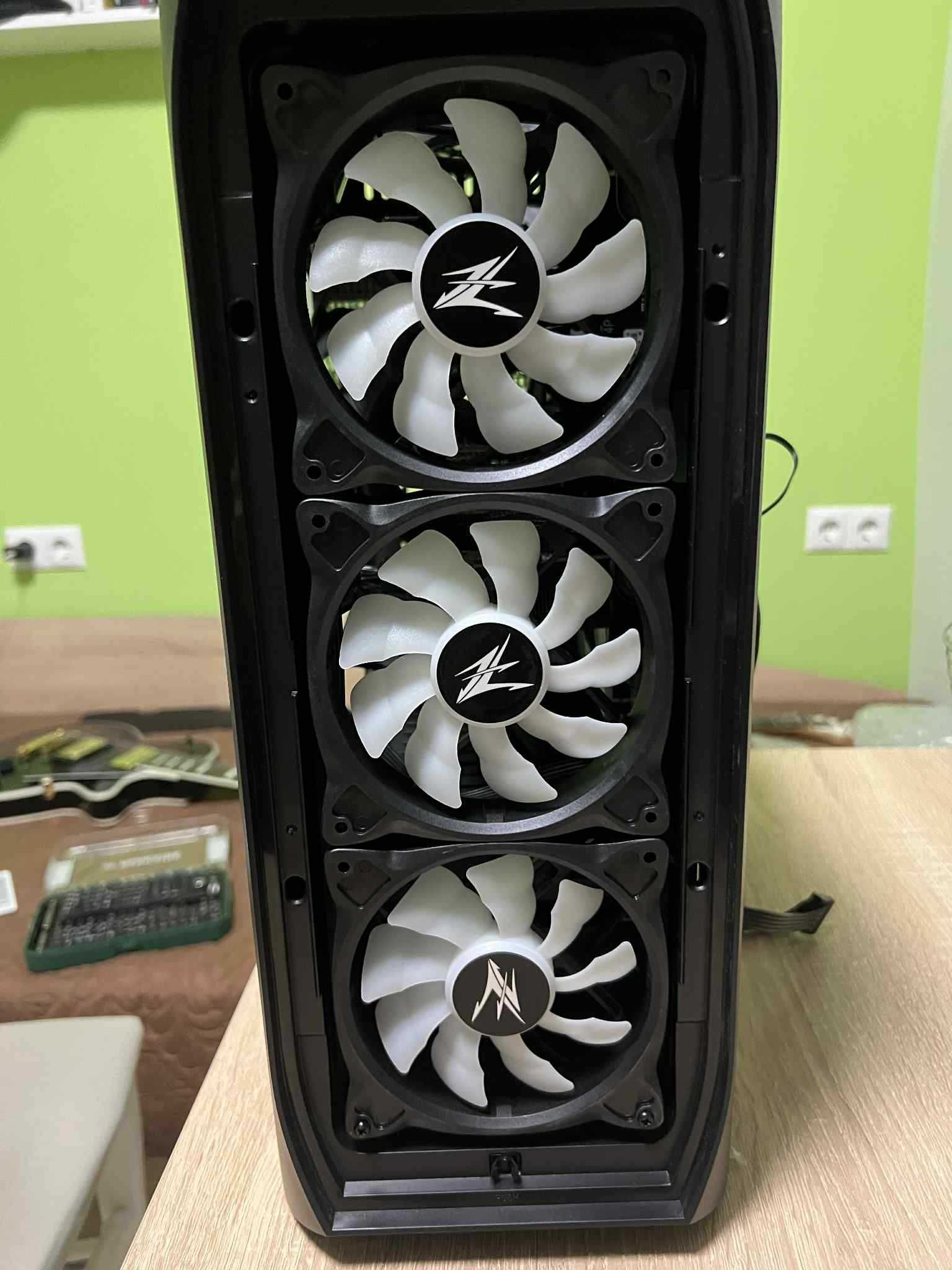 Кутия за компютър  ATX - N5 MF - 4 x 120mm Fixed RGB ЧИСТО НОВА
