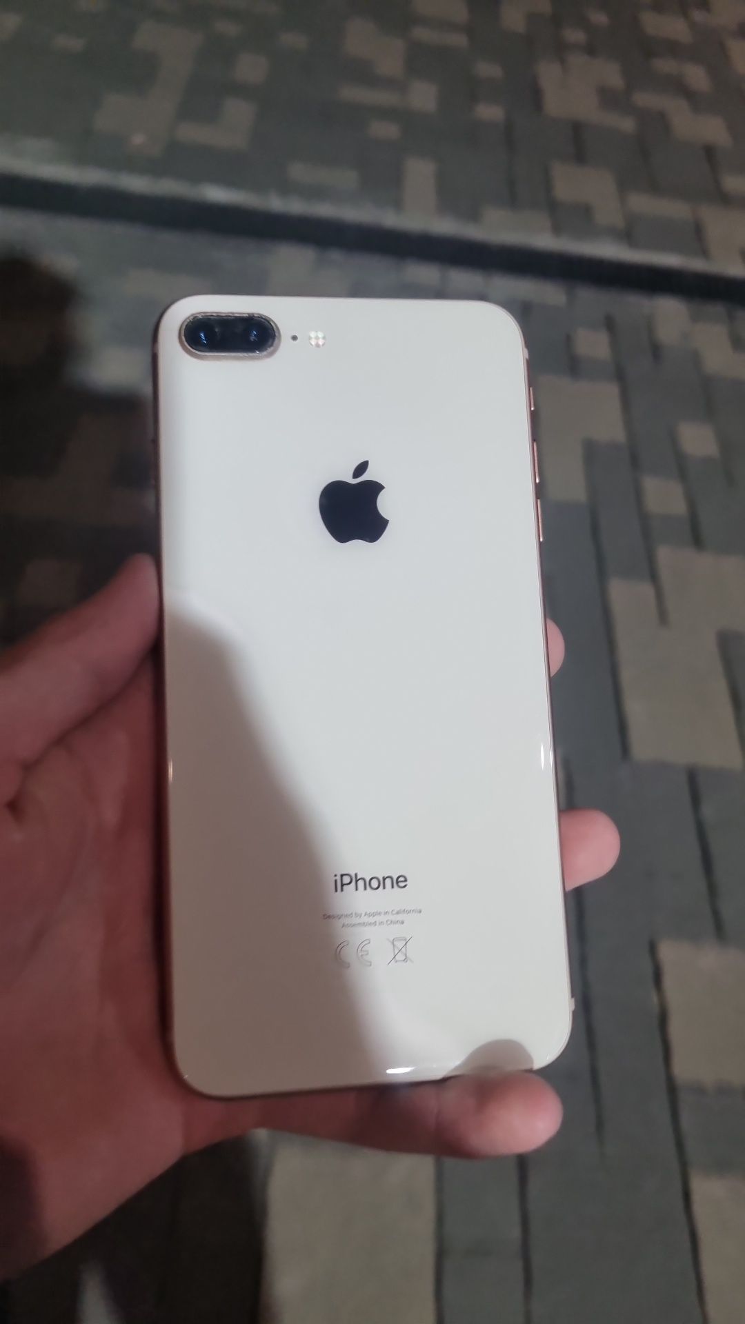 Iphone 8 plus  в идеальном состоянии
