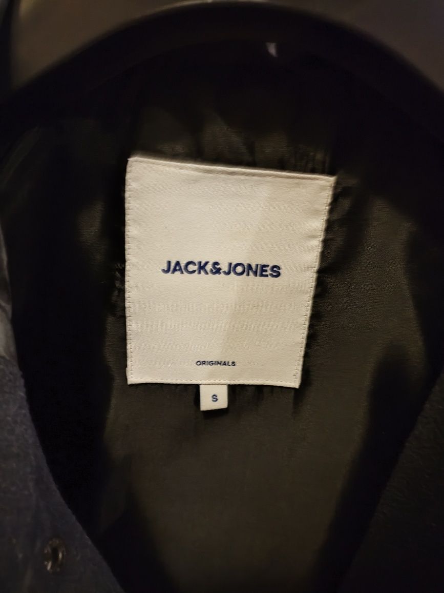 Мъжко спортно-елегантно палто JACK & JONES