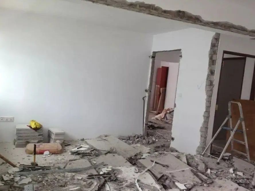 Transport moloz/debarasari