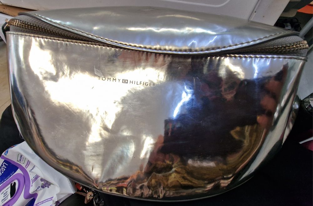 Tommi Hilfiger дамска паласка металик