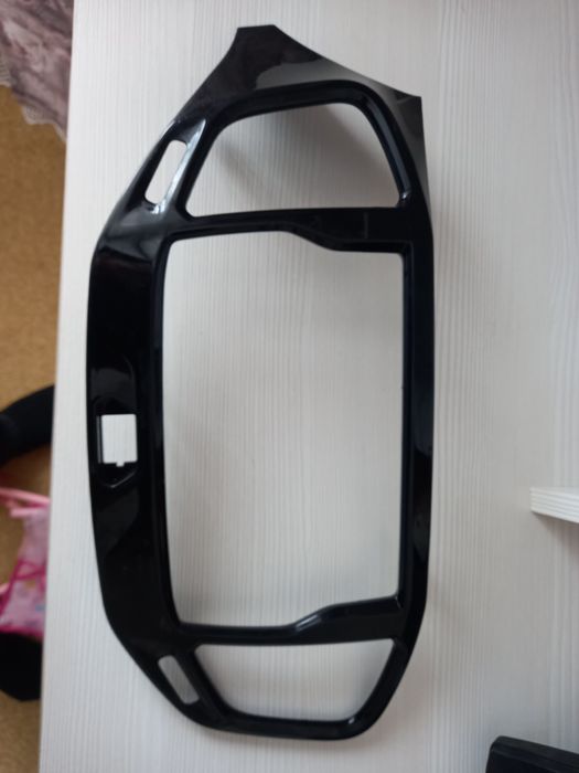 Рамка для штатной магнитолы Lada Vesta