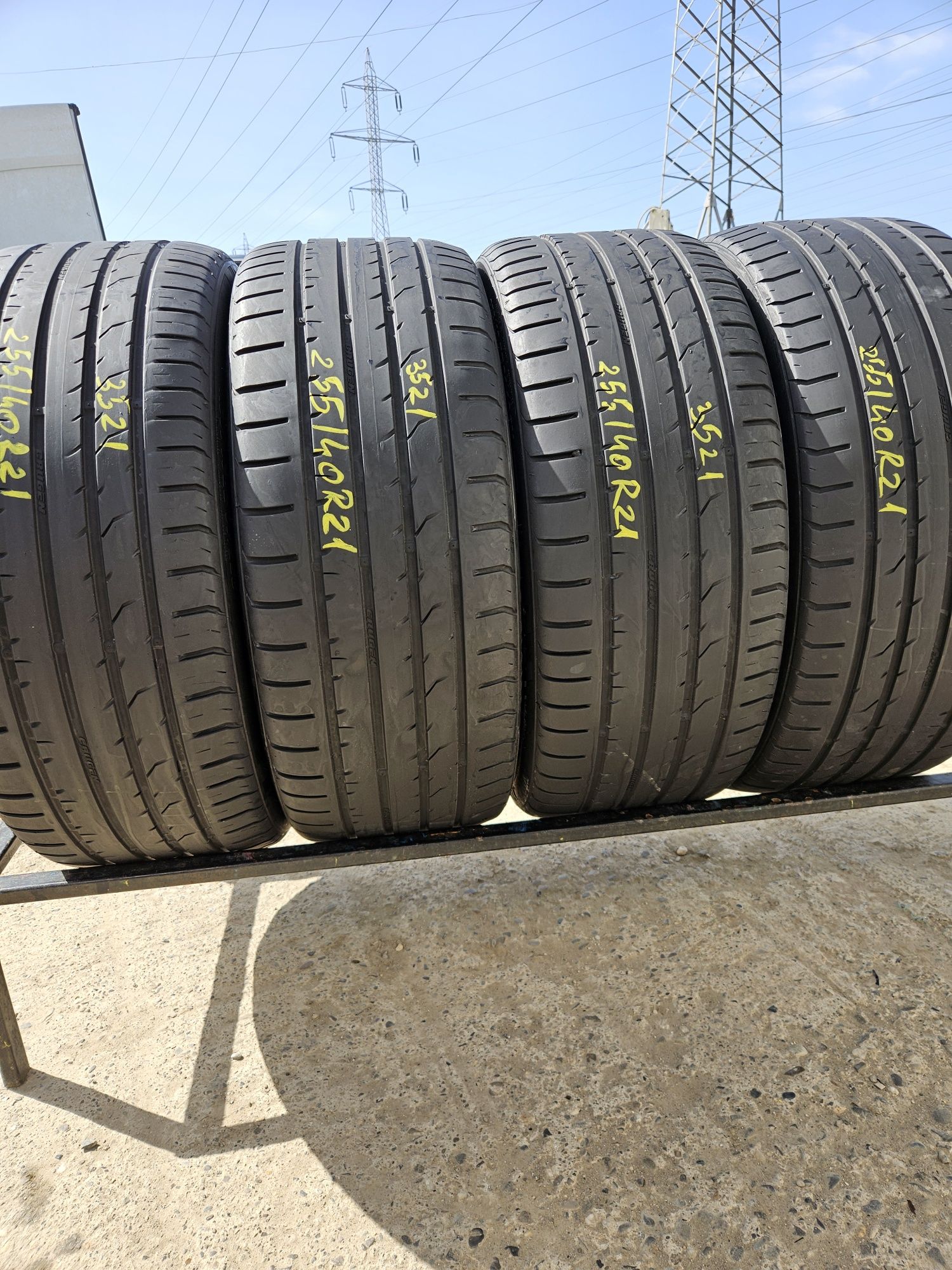 Vând anvelope vară 255/40/21 255/40r21 KUMHO