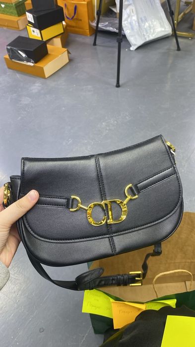 Продам сумочку из натуральной кожи