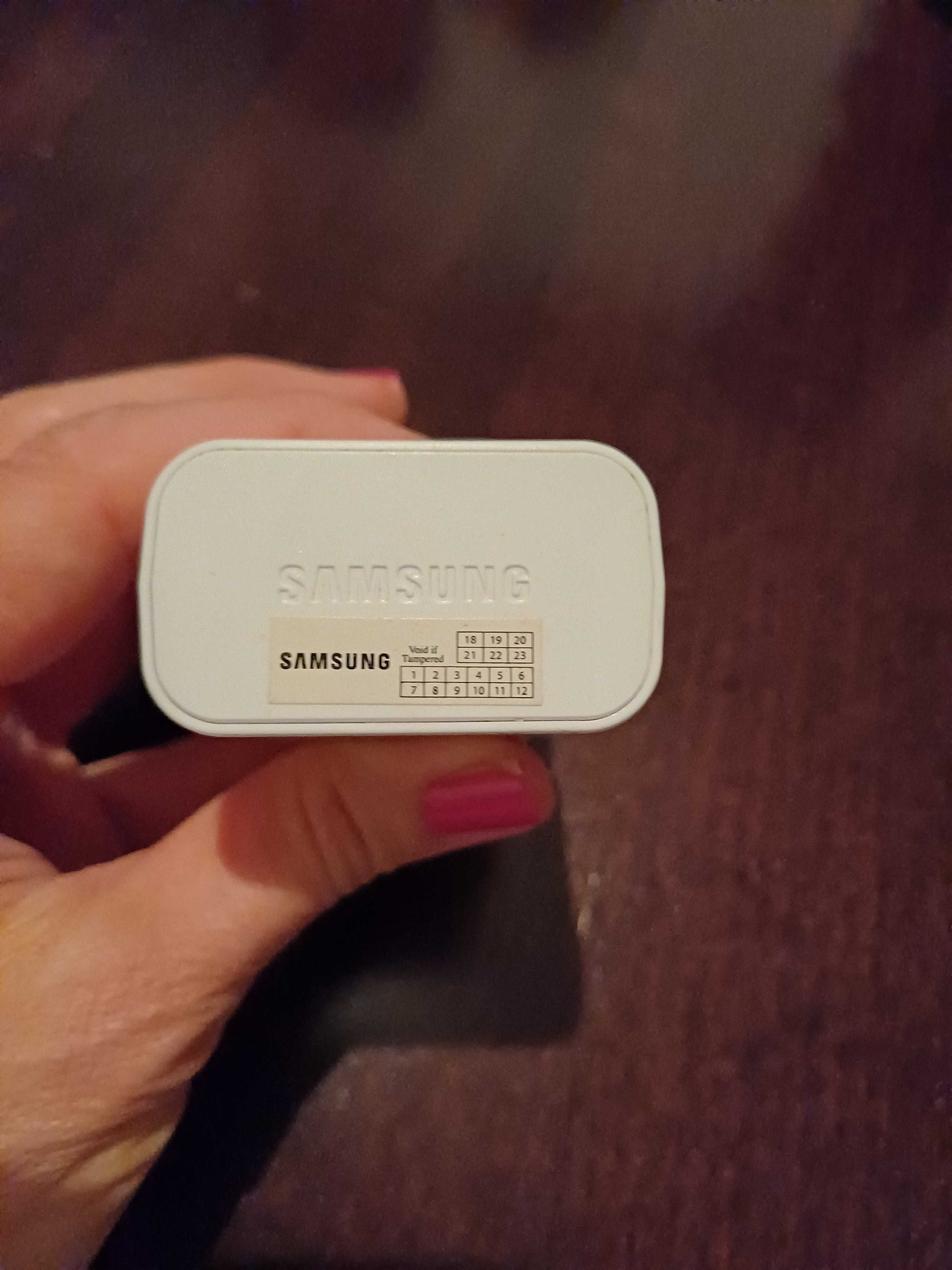 Оригинално зарядно на SAMSUNG