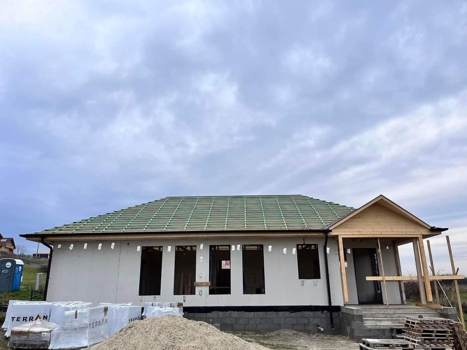 Acoperisuri de A la Z si reparatii de Urgenta