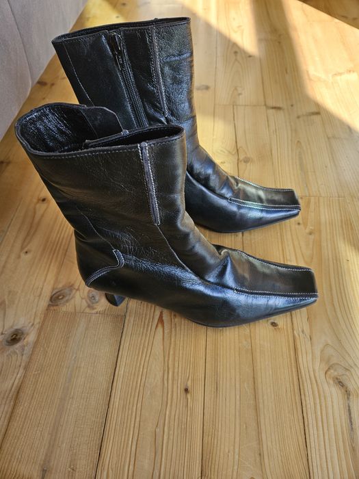 Cizme negre din piele