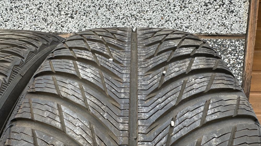 Зимни гуми Michelin - 4 х 215/50/18