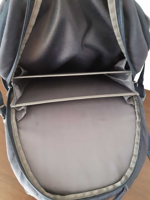 Ghiozdan Be.Bag original și cutie prânz model Minioni