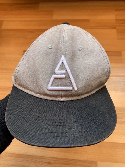 camasa+sapca H&M si sapca Sports noua