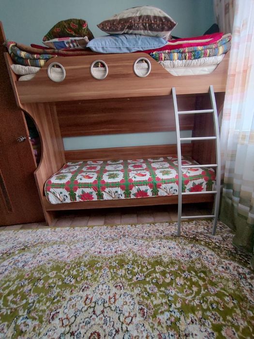 Кровать двухярустный