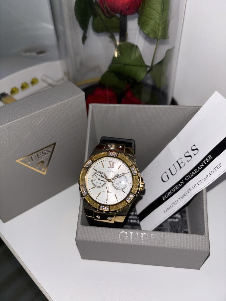 Vand ceas nou doar probat marca Guess original.