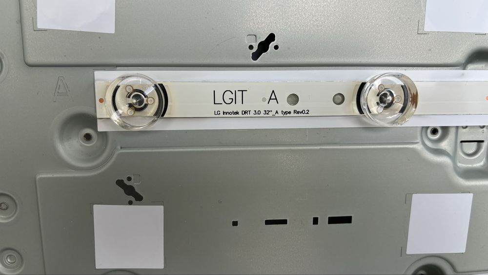 Части за телевизор LG 32LB561U