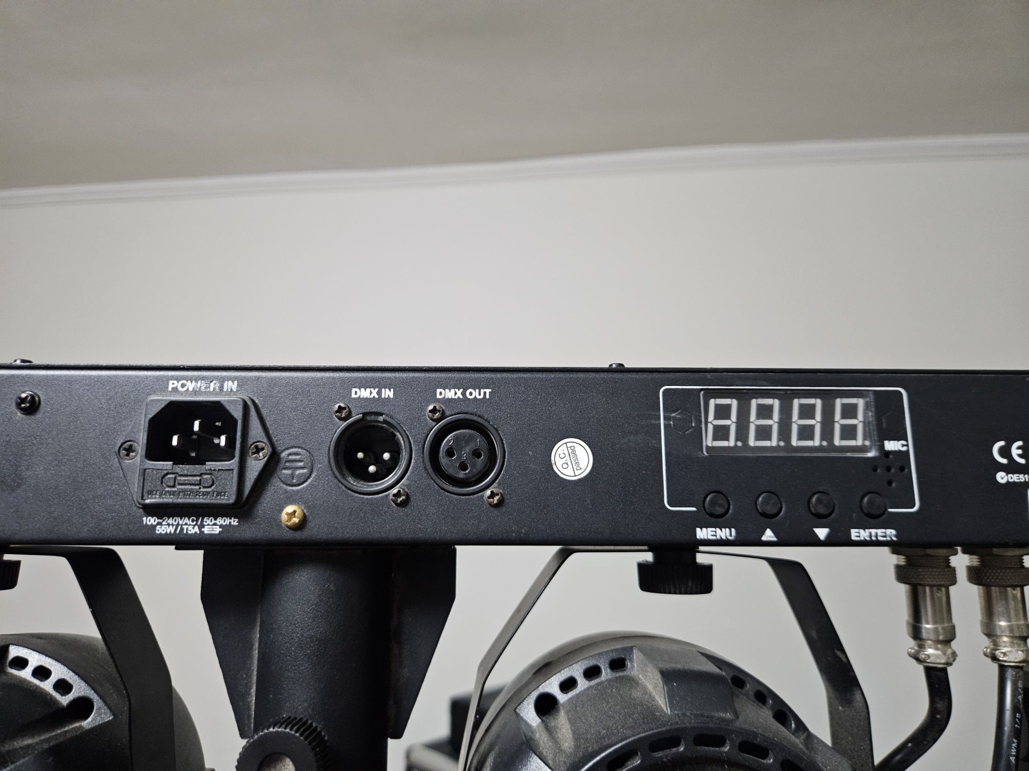 Beamz Partybar 2 lumini dj plus stativ si Controller dmx