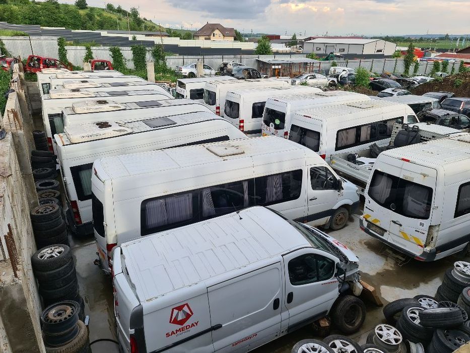 Dezmembrez Renault Master 2.5 d platforma sau microbuz an 2007