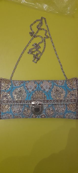 Portofel nou cu lănțișor, tip gentuța