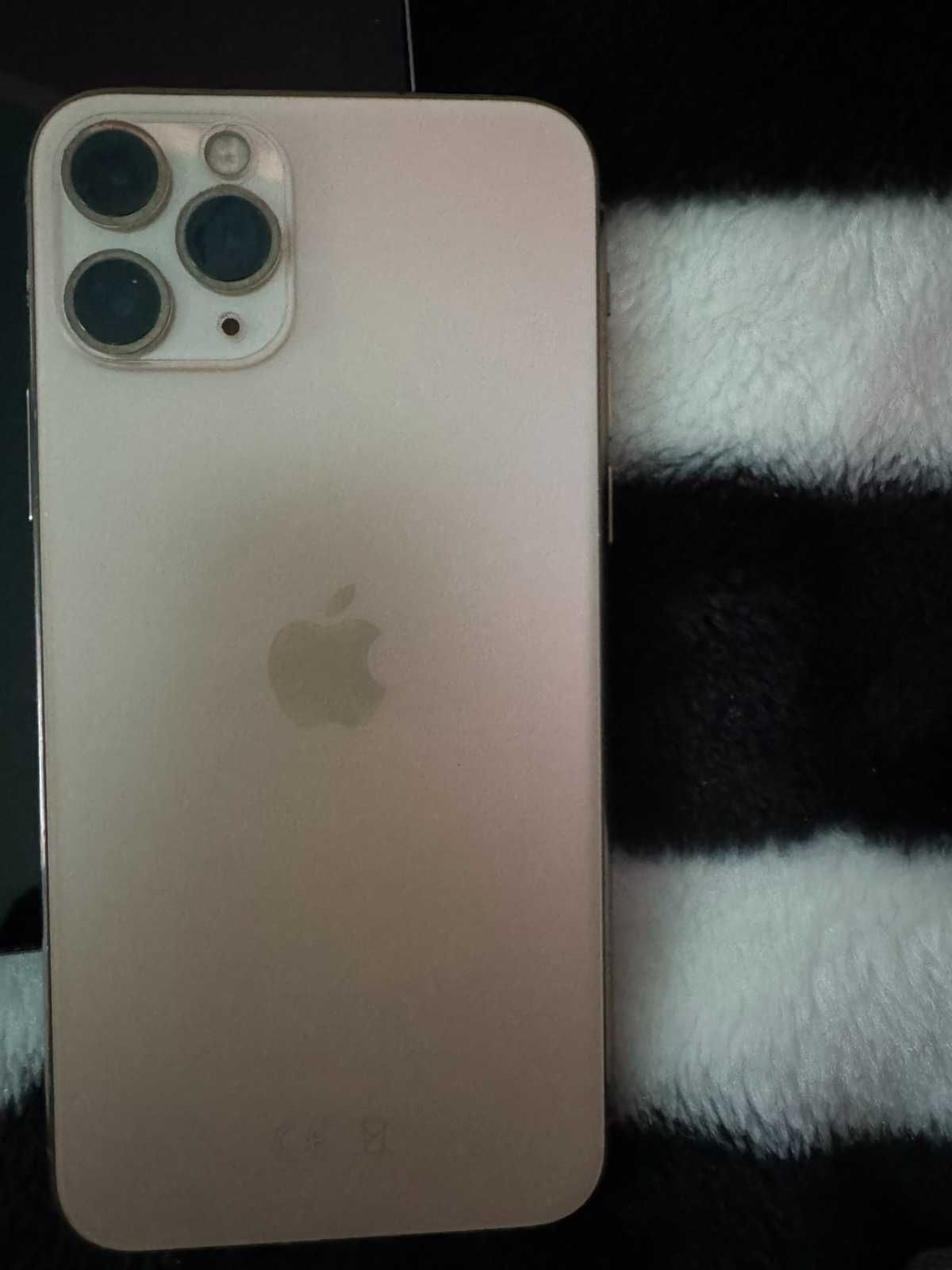 Продавам Iphone 11 pro 256GB