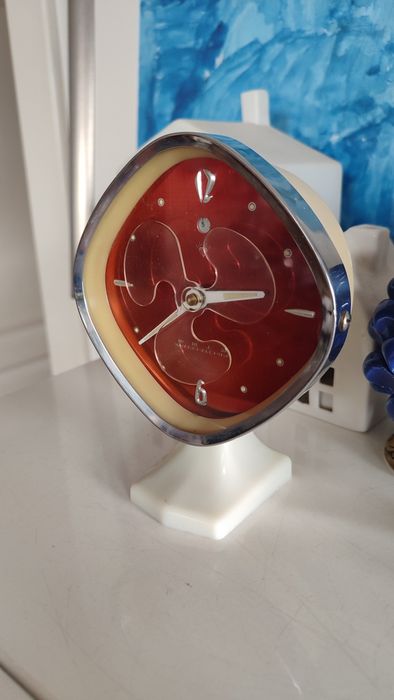 Стар часовник будилник